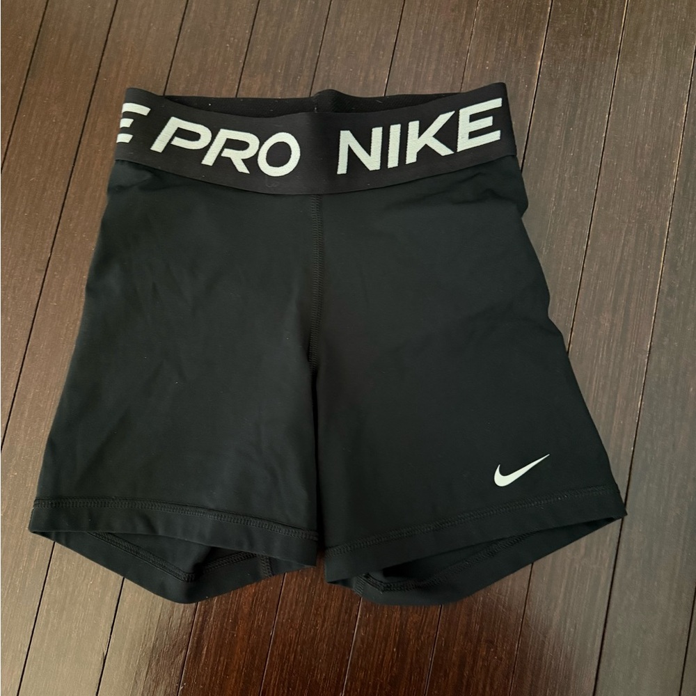 Nike Pro Women's Black Athletic Shorts
